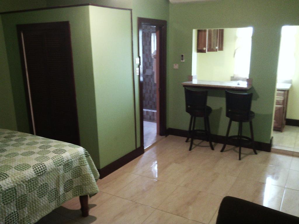 Hotel Tropik Leadonna Montego Bay Habitación foto